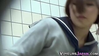 japanese masturbates voyeur